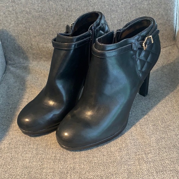 Black Kelly & Katie ankle boots Sz 8 - Picture 1 of 5